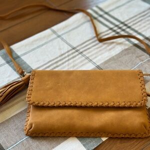 Minimalist Crossbody Bag with Whipstitch Detail